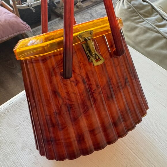 Vintage Lucite Amber Barrel Bag with Gold Clasp - Picture 2 of 10